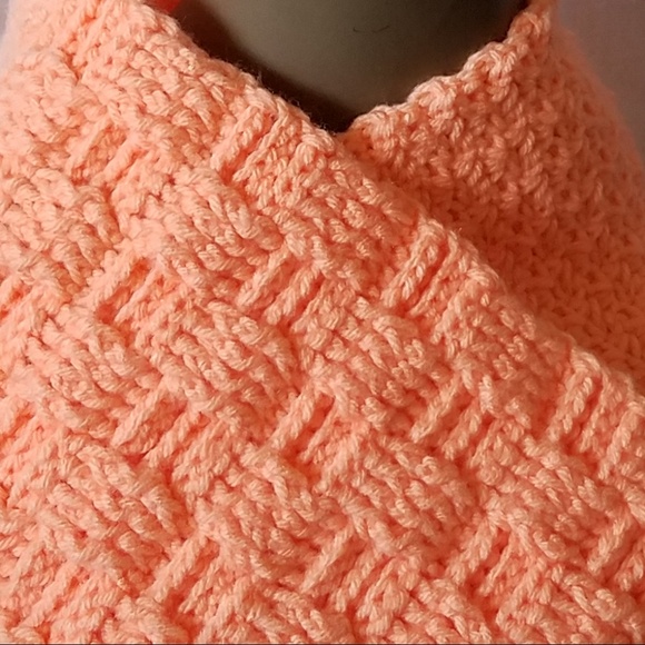 Scarf, Cowl - Picture 2 of 2